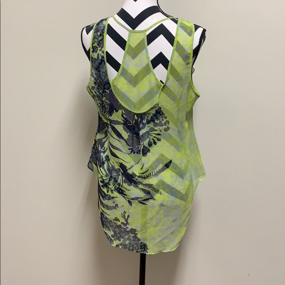 Asymmetrical sheer top - Picture 2 of 3